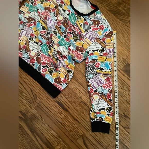 Peter Alexander Stranger Things Loungewear Pullover Top - Picture 6 of 13